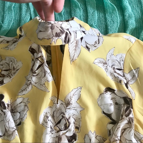 🌼Yellow Floral Rose Mock Neck Romper 🌼 - Picture 3 of 4